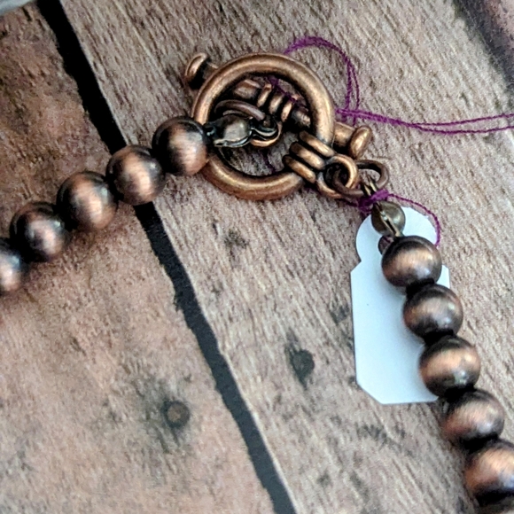 Copper & White Colored Stone Beaded Necklace With Pendant - Picture 7 of 7